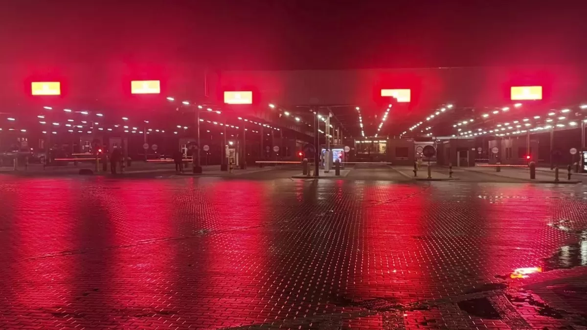 Закритий польсько-білоруський прикордонний перехід у Тересполі, Польща, у п'ятницю 12 вересня / Фото Associated Press