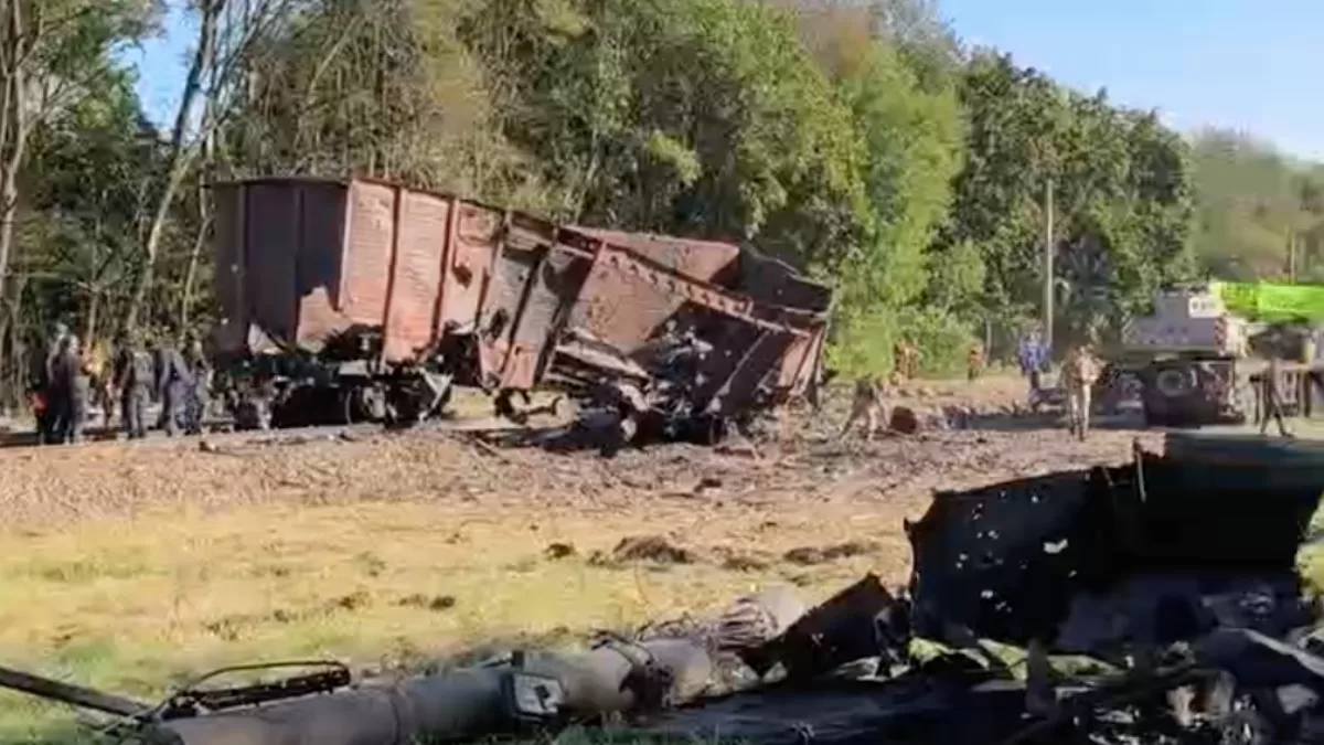 У Київській області стався вибух боєприпасів у районі села Калинівка. Детонація відбулася під час перевезення залізницею / Скріншот