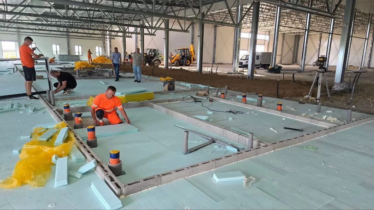 Будівництво заводу "Лекорна" у Збаражі. 8 серпня 2025 / Фото з Facebook “Вакансії Лекорна у Збаражі”