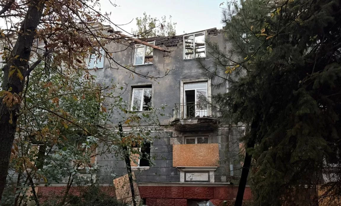 Війська РФ вдарили дронами по готелю у Краматорську / Фото: Донецька ОВА