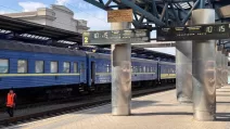 Поїзд на вокзалі у Дніпрі / Фото: Суспільне