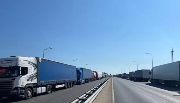 Вантажівки на кордоні / Фото: Фото: Митниця Білорусі, Telegram