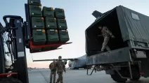Разгрузка военного оборудования / Фото иллюстративное: Atlantic Council