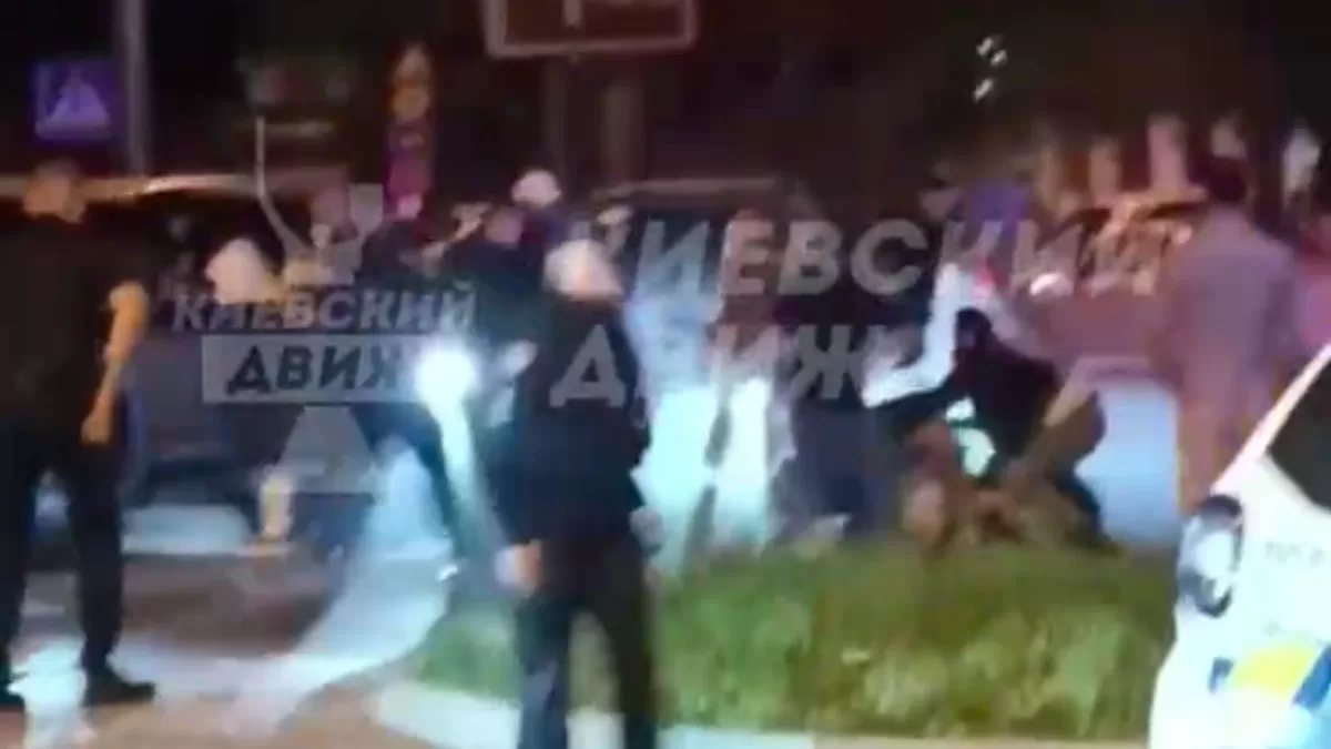 Бійка у Києві / Скріншот відео