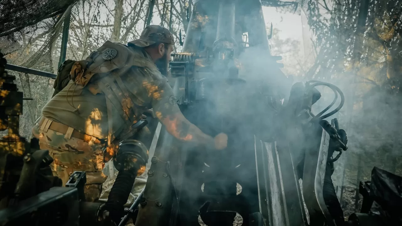 Работа гаубицы по позициям оккупантов / Фото: Генштаб ВСУ