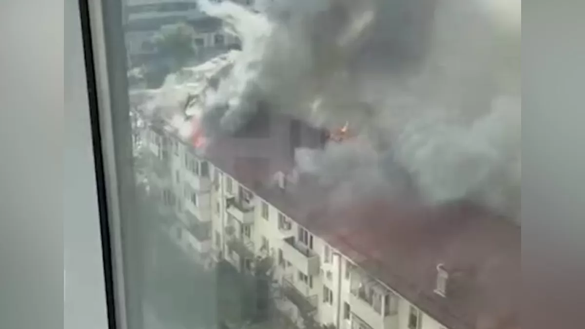 Пожар в многоквартирном доме в Новороссийске / Скриншот видео