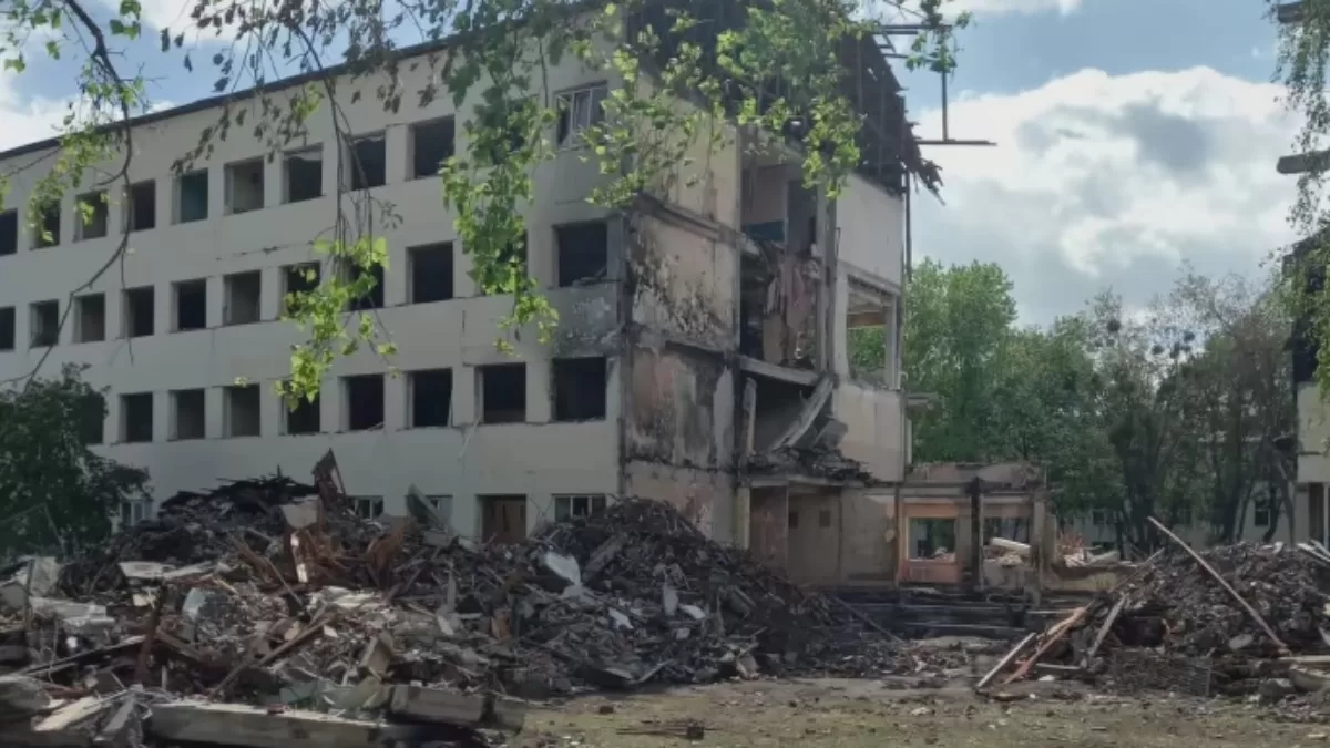 Зруйновані казарми в "Десні". Фото зі сторінки Вікторії Поліщук, сестри загиблого під час обстрілу 17 травня 2022 року