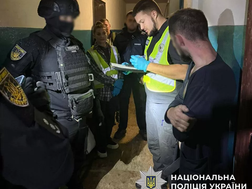 Задержание подозреваемого в съемке порно с ребенком / Фото: Полиция Киева