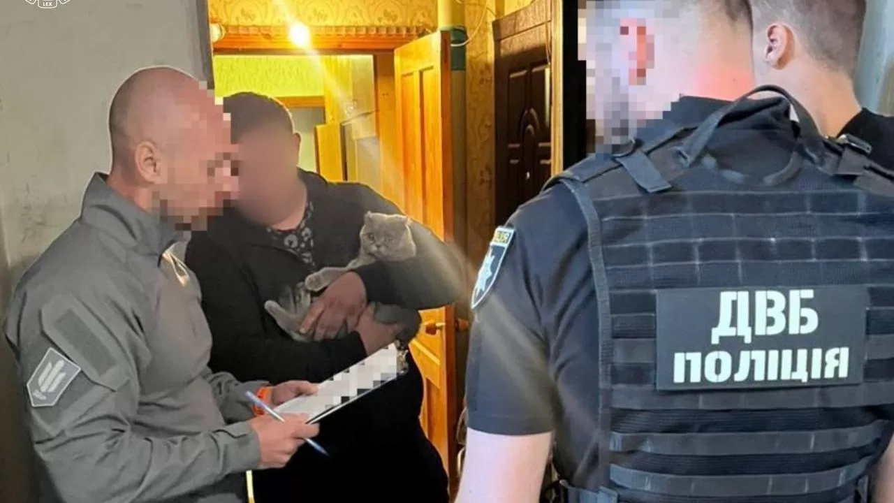 Подозреваемый во время следственных действий / Фото: Харьковская областная прокуратура