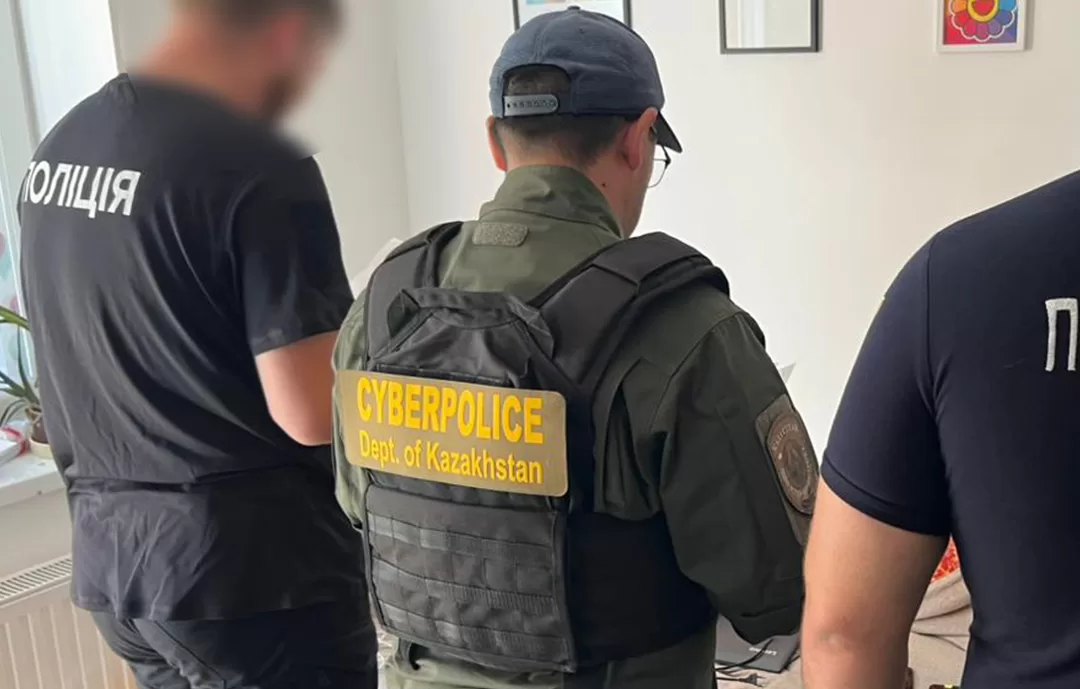 Правоохранители разоблачили международный мошеннический колл-центр в Черновцах / Фото: Нацполиция