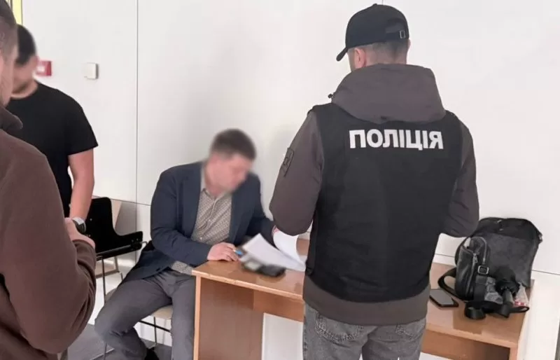 Оголошення підозри чиновнику КМДА / Фото: Поліція Києва