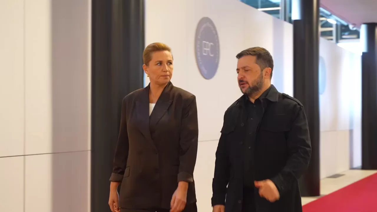 Президент України Володимир Зеленський з прем’єр-міністеркою Данії Метте Фредеріксен / Скриншот з відео