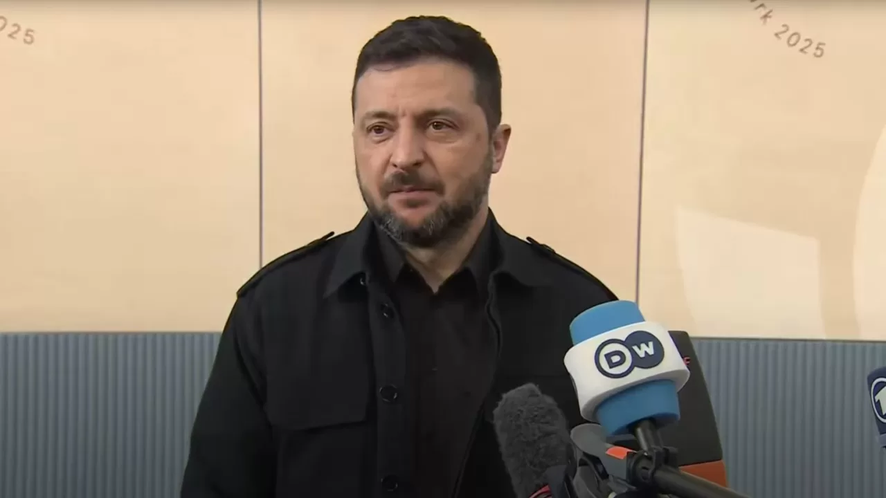 Президент Володимир Зеленський перед початком Сьомого саміту Європейської політичної спільноти у Данії 2 жовтня 2025 року / Скриншот з відео