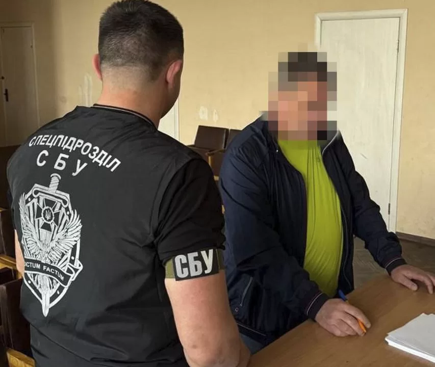 СБУ та Нацполіція викрили у Харкові одного з керівників районного ТЦК, який безпідставно "знімав" ухилянтів з розшуку / Фото: СБУ