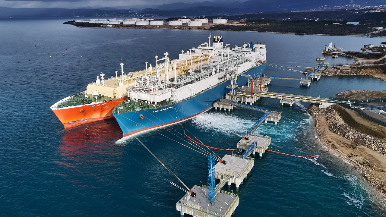 Термінал скрапленого газу у Хорватії, який використовує угорська компанія MVM CEEnergy / Фото: MVM CEEnergy
