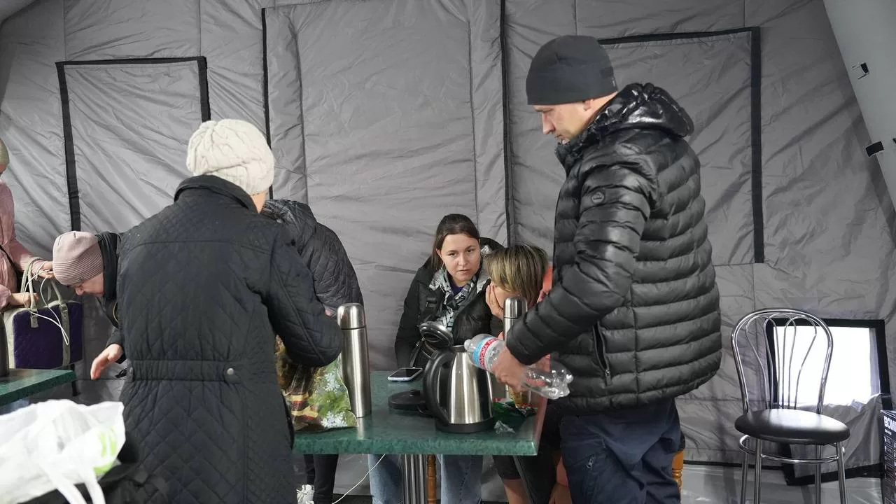 Люди в Пункте несокрушимости в Славутиче / Фото: t.me/Mykola_Kalashnyk