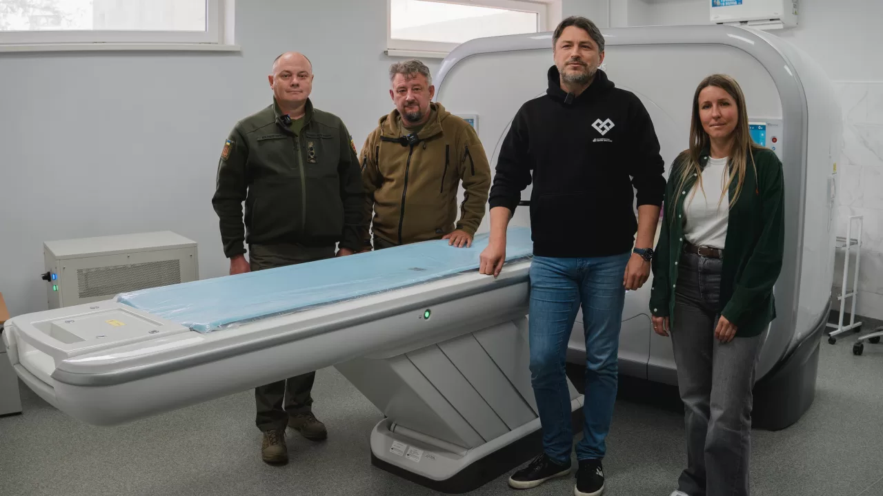 Благодаря сбору украинцев и бизнеса госпиталь в Харькове получил жизненно необходимый томограф / Фото: Гуманитарный фонд Сергея Притулы