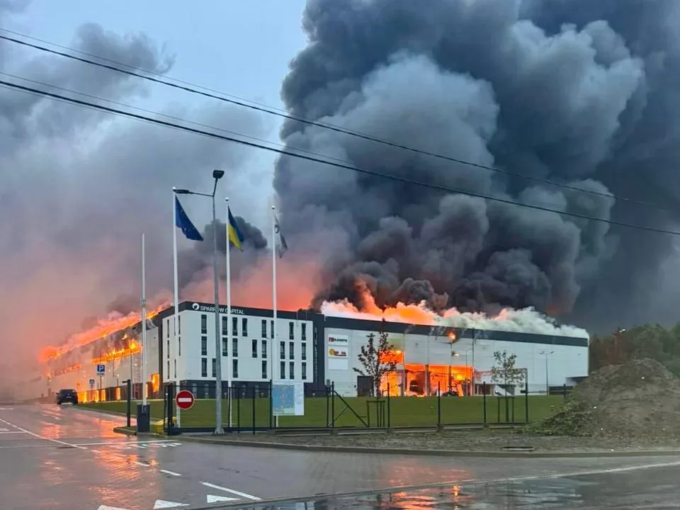 У Львові горить індустріальний парк Sparrow, 5 жовтня 2025 року / Фото: Telegram/Андрій Садовий