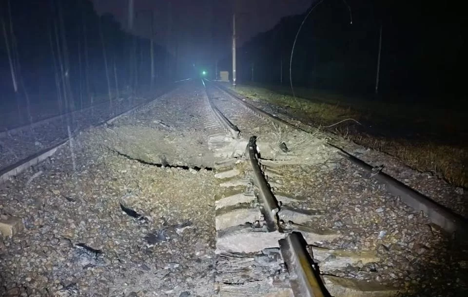 Поврежденная железная дорога в Нежине / Фото: Александр Перцовский