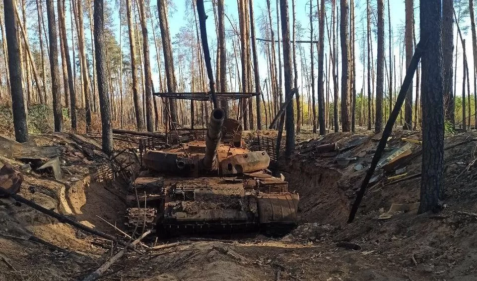 Знищений російський танк Т-62М / Фото: t.me/lost_warinua