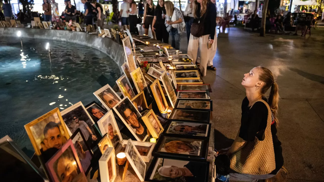 Меморіал жертвам, солдатам і заручникам у Тель-Авіві / Фото: The New York Times