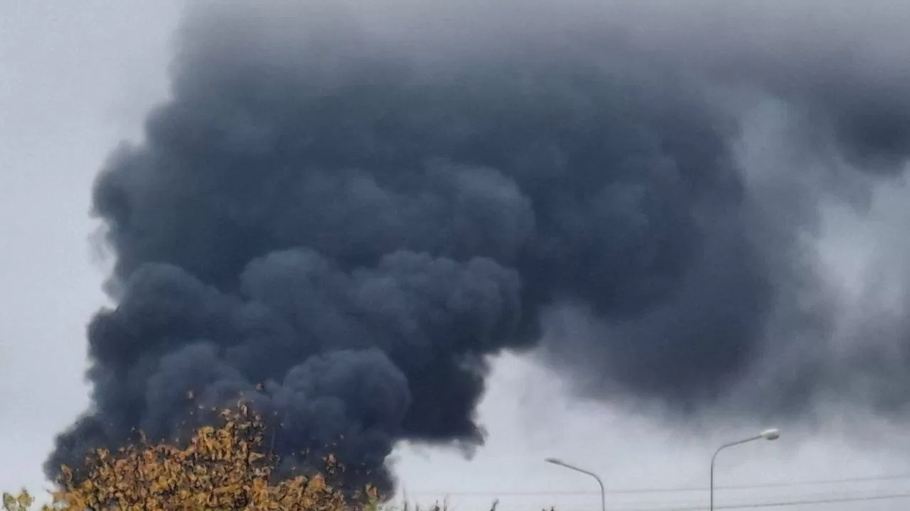 Дим від пожежі на нафтобазі / Фото: Соцмережі