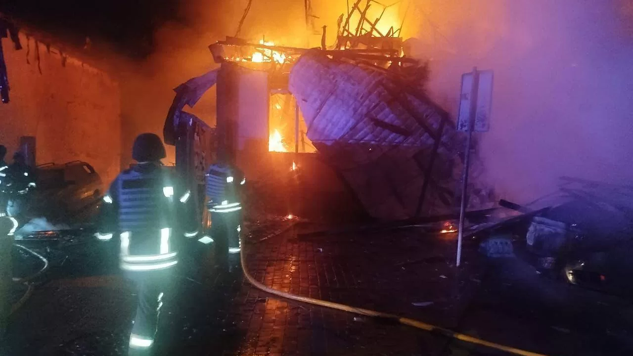 Рятувальники Київщини на місці пожежі / Фото: ДСНС