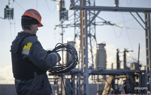 Repair work on power grids / Photo: EPA/UPG