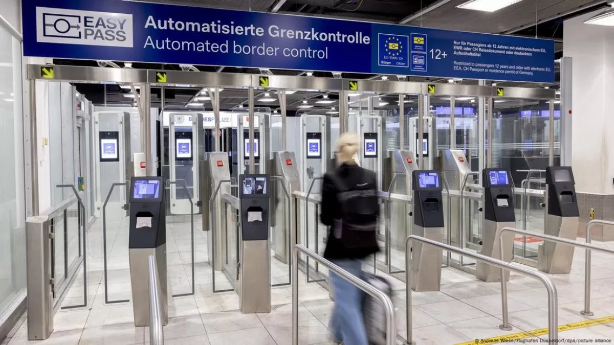 Автоматизований прикордонний контроль в аеропорту Дюссельдорфа / Фото Flughafen Düsseldorf