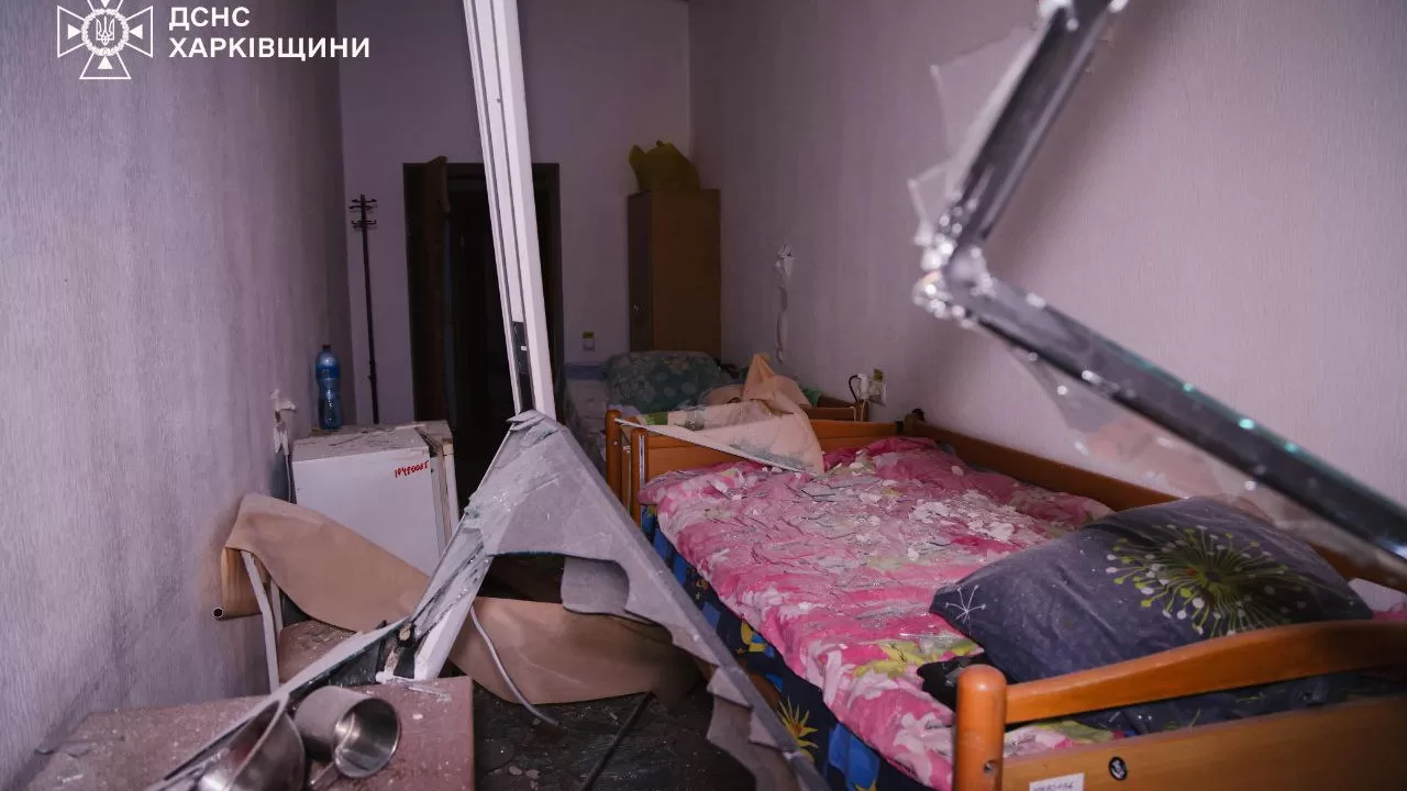 Пошкоджена внаслідок вибуху палата харківської лікарні / Фото: ДСНС