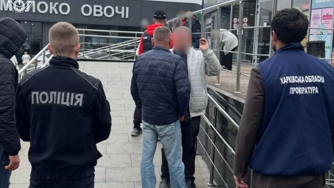 Затримання посадовця Держпродспоживслужби / Фото: Харківська обласна прокуратура