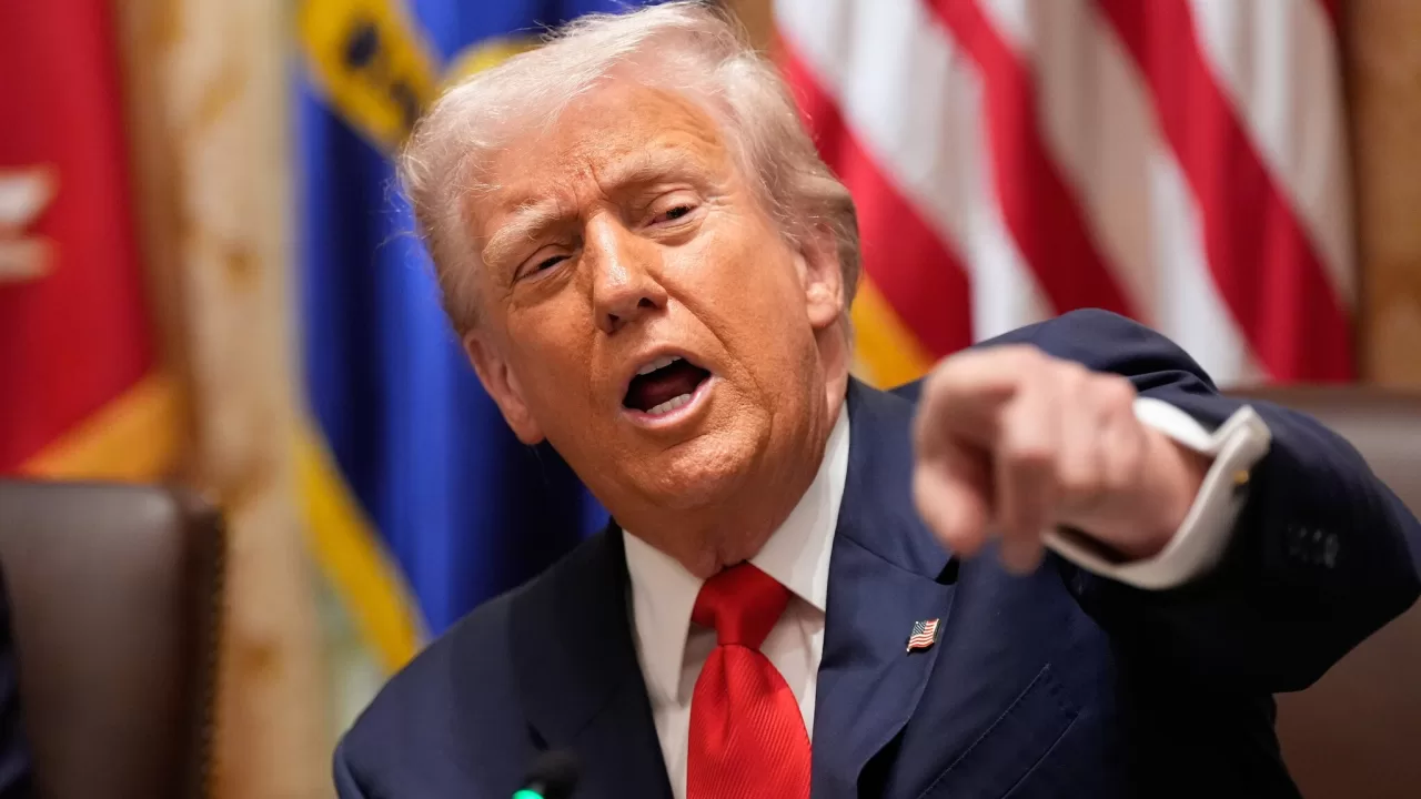 Президент США Дональд Трамп во время выступления в Кабинете министров Белого дома, 14 октября 2025 года, в Вашингтоне / Фото: AP/Alex Brandon