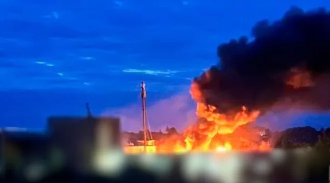 Пожежа після атаки БпЛа у Ніжині / Фото: Суспільне Чернігів