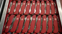 Швейцарські армійські ножі Victorinox / Фото Reuters