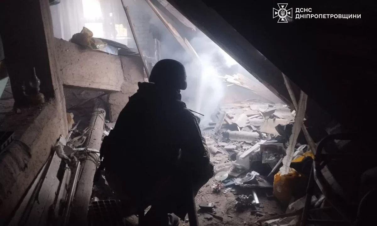 Дніпропетровщина:  вночі ворог спрямовував дрони-камікадзе та артилерію по двох районах області / Фото ДСНС