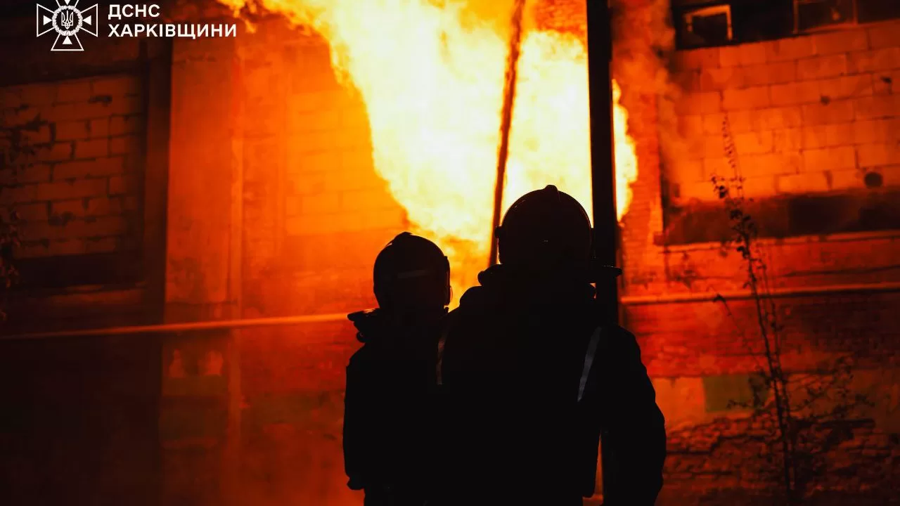 Спасатели на месте пожара / Фото архивное: ГСЧС Харьковщины