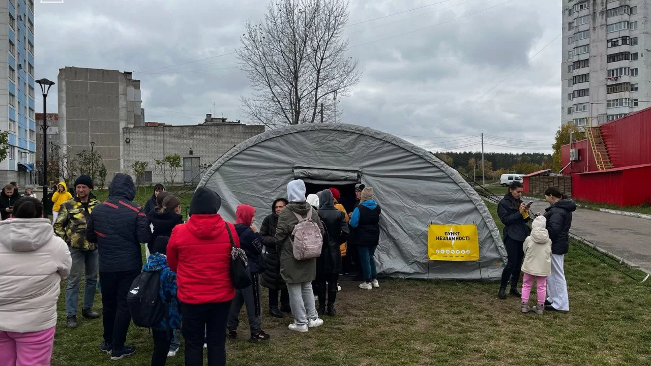 Для жителей Черниговщины спасатели развернули "Пункты несокрушимости" / Фото: ГСЧС