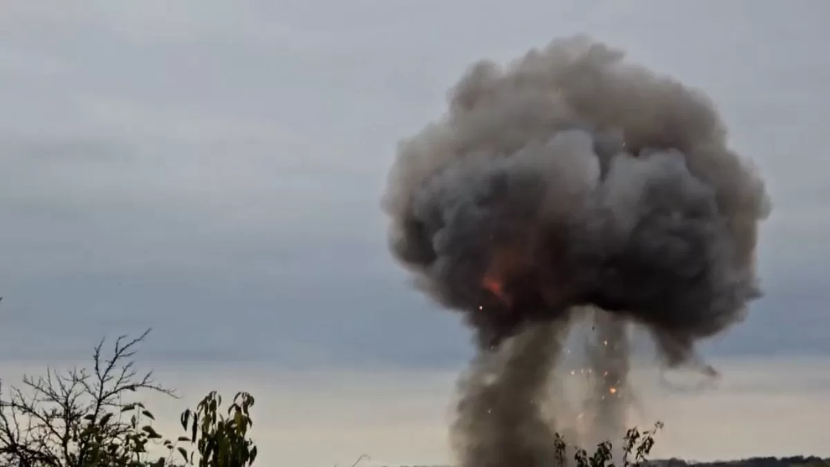 Дим після вибуху одного з "шахедів" у Новгороді-Сіверському 21 жовтня 2025 року / Фото “Суспільне Чернігів”