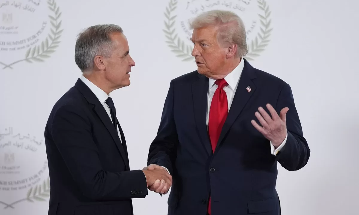 Прем'єр-міністр Канади Марк Карні та президент Дональд Трамп / Фото: AP