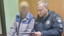 Полицейские Харькова сообщили мужчине о подозрении в совершении насилия в отношении отца / Фото Нацполиция