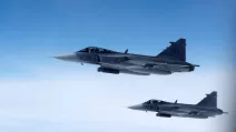 Винищувачі Saab JAS 39 Gripen Шведських ВПС впри виконанні місії / Фото Reuters