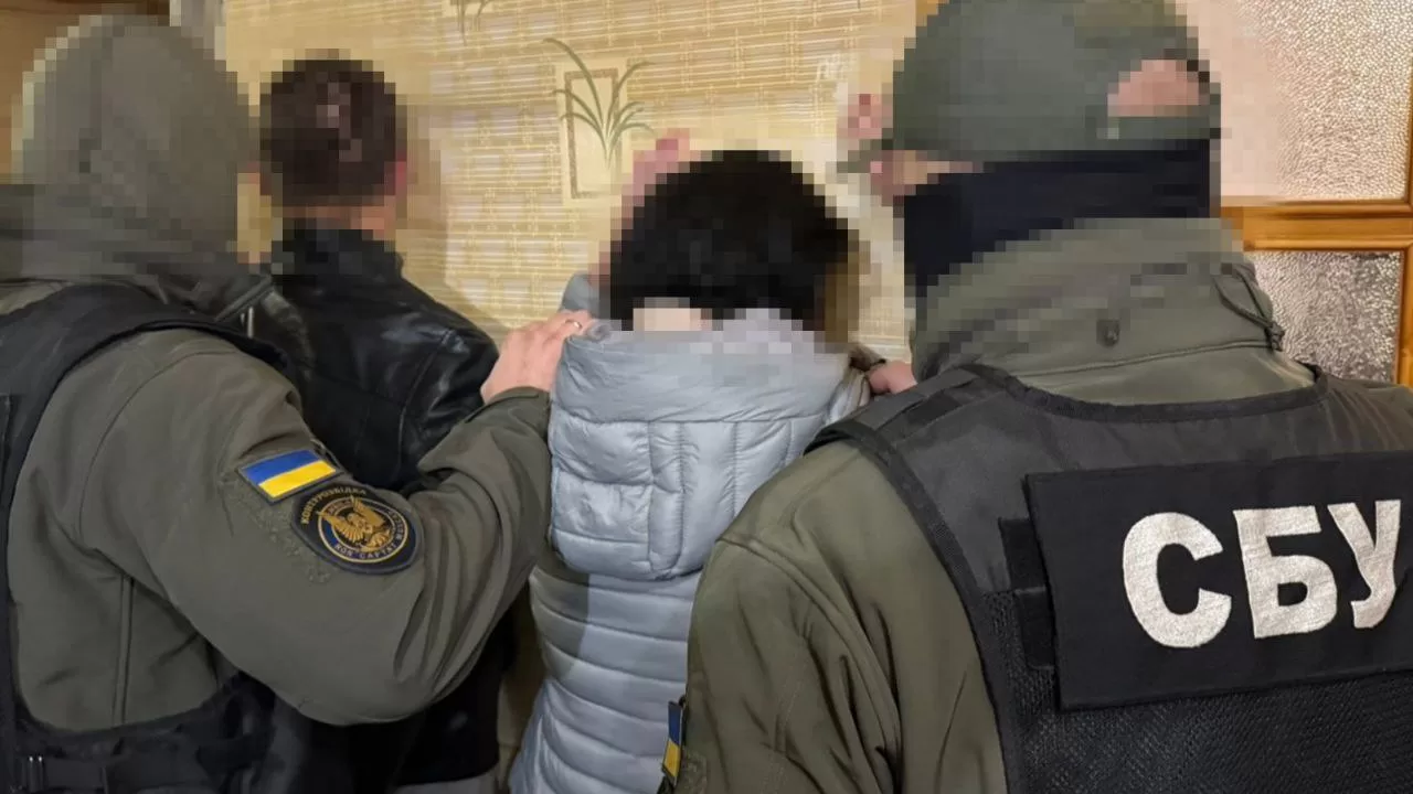 СБУ затримала дезертира та його спільницю, які на замовлення рф готували бомби для терактів на Дніпропетровщині / Фото СБУ