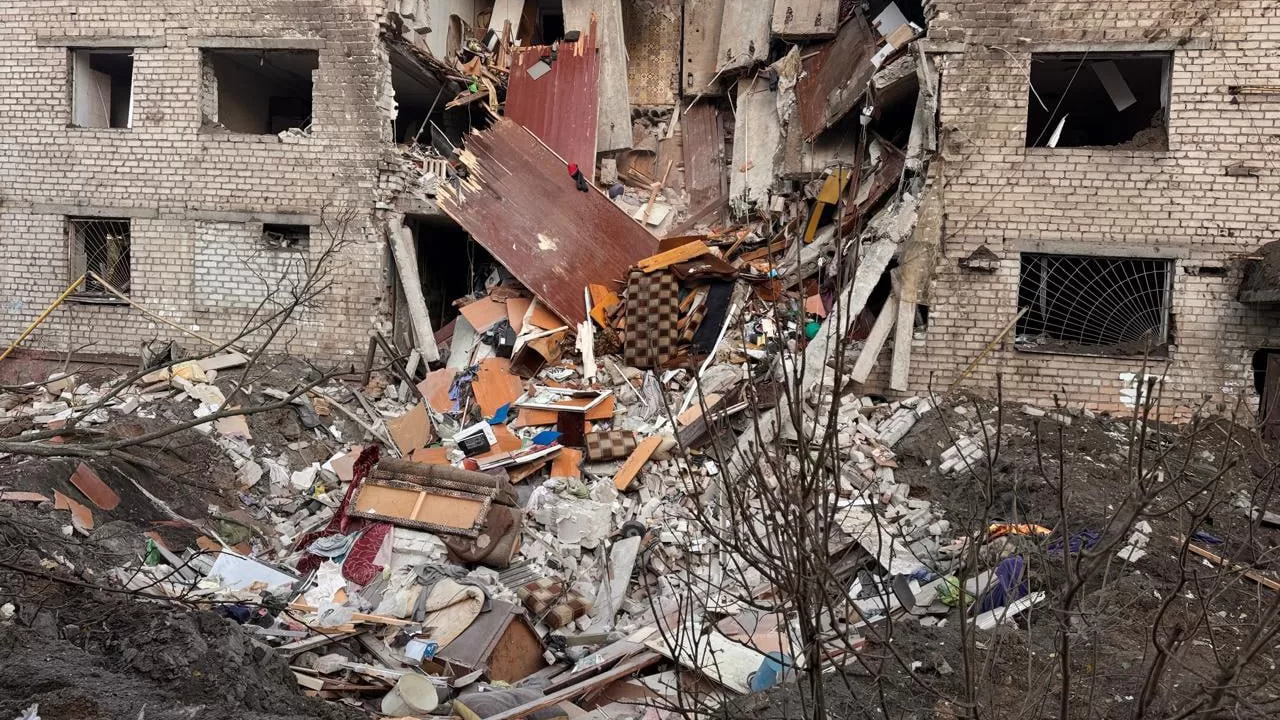 Попадания пришлись по объектам инфраструктуры и общежитию / Фото Нацполиция