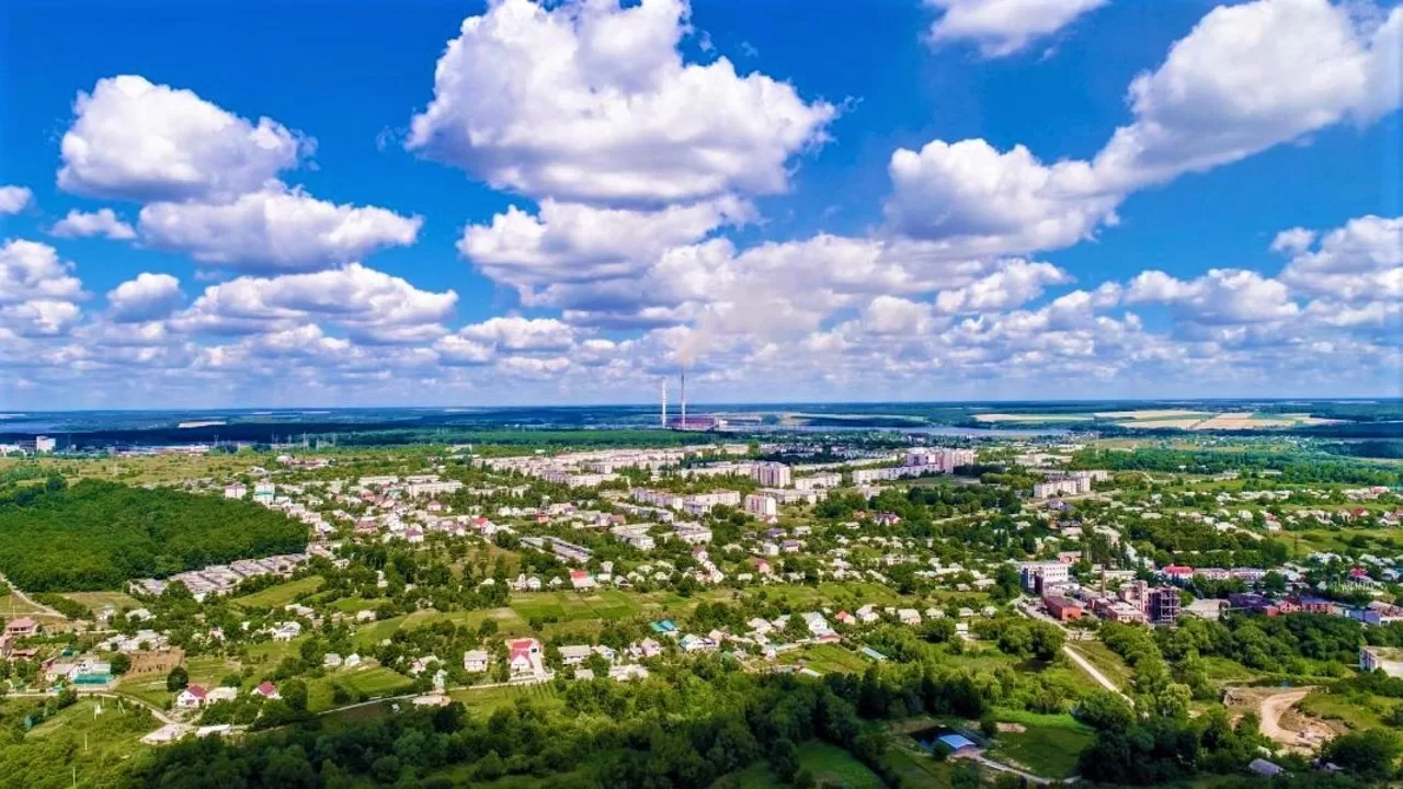 Місто Ладижин. Ілюстративне фото / Фото travels.in.ua