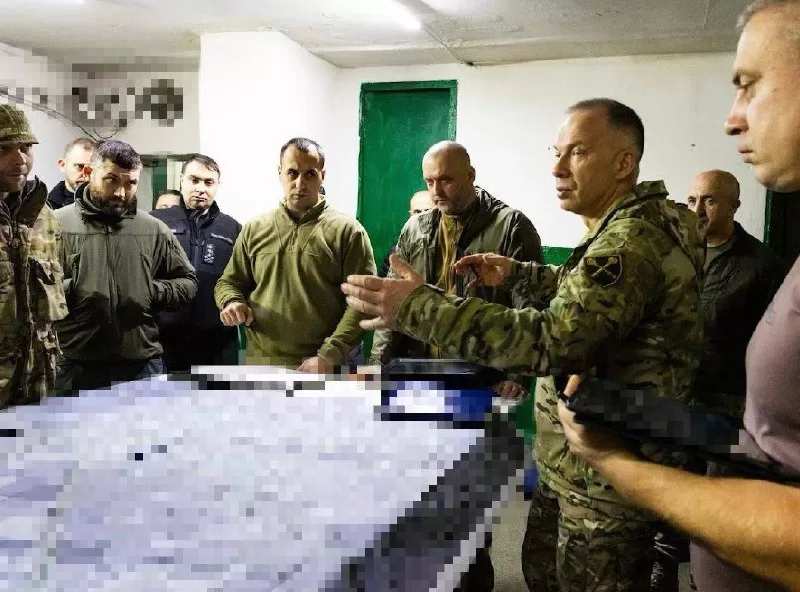 Сирський заслухав доповіді командирів на Покровському напрямку / Фото: Олександр Сирський/Telegram