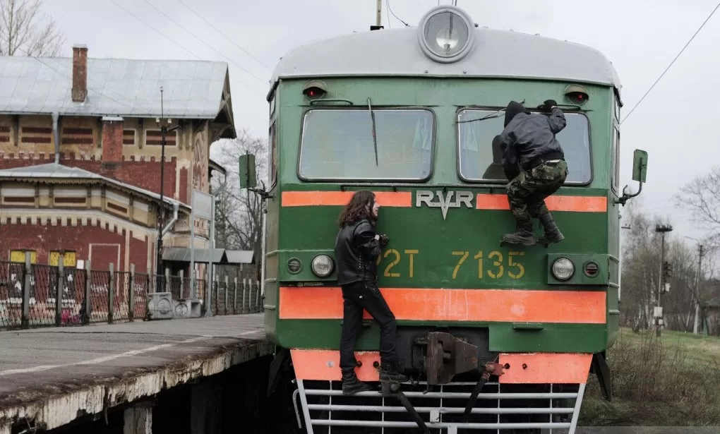 Зацепінг у Росії: машиніст організовував небезпечні поїздки для дітей / Фото: росЗМІ