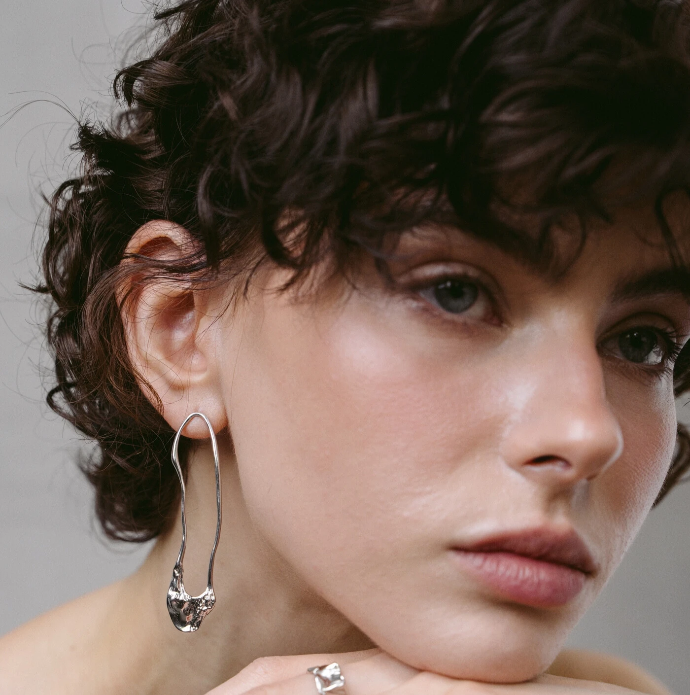 Срібло і жінка-Телець: союз, народжений природою