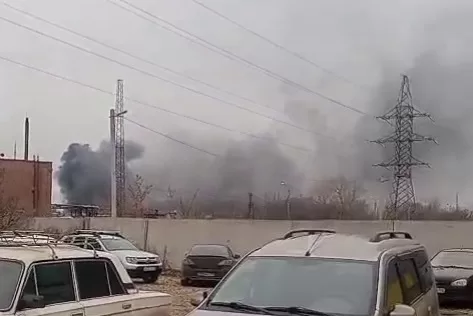 Дым на Стерлитамакском нефтехимическом заводе / Скриншот