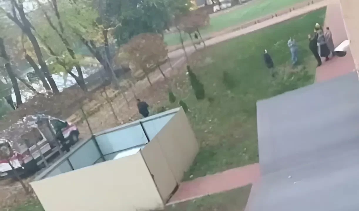 Место падения из окна школьника в Киеве / Скриншот