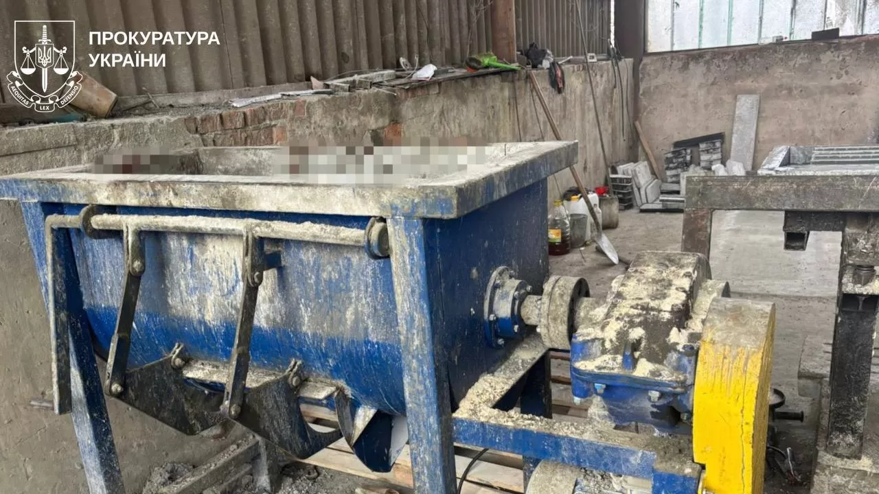 Подросток залез в барабан для сварочных работ, в этот момент двигатель неожиданно запустился / Фото Харьковская областная прокуратура